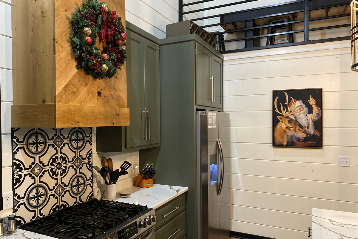 Decorated for Christmas - perfect for family gatherings