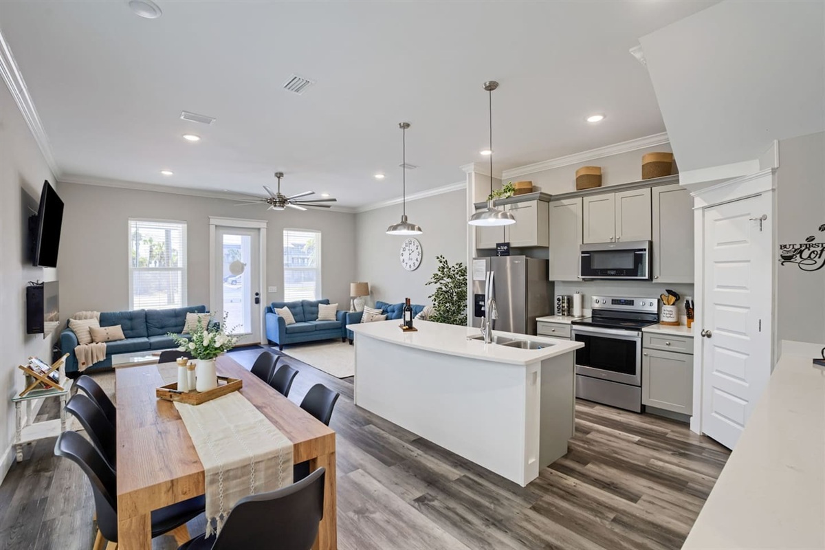 Plenty of space and seating for everyone to eat together