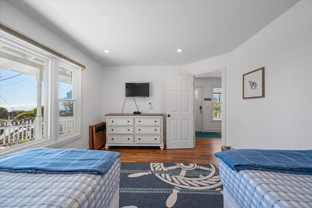 Twin Room Downstairs