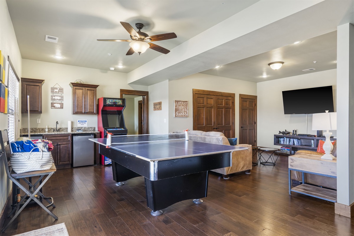 Pool table with ping pong topper! Arcade machine too!