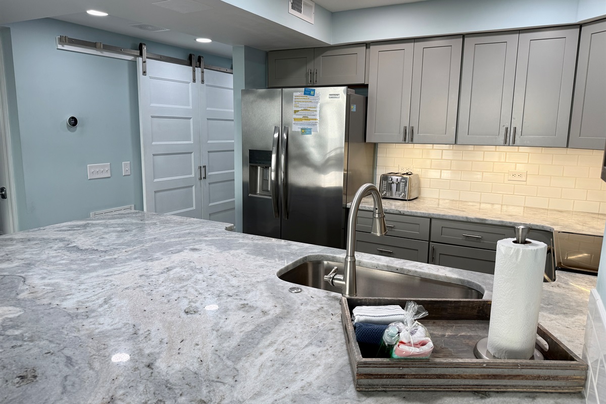 Shaker Cabinets/Stone Countertops