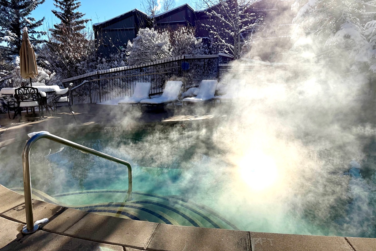 It might not be you, but we know that there's someone you love, who cannonballs into the swimming pool even when there's snow on the lounge chairs! This pool is heated & ready for them 12 months a year - you can watch from the hot tub. 