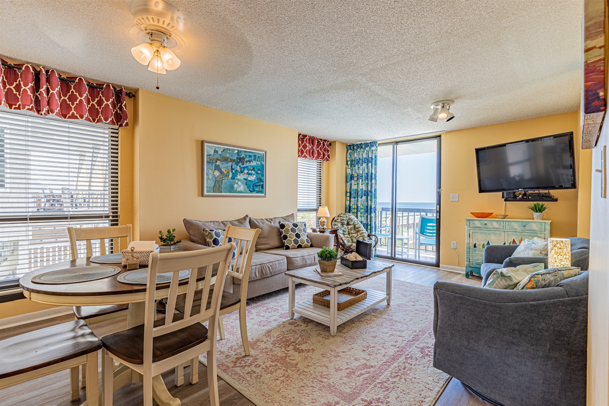 Living Room/Dining Room
