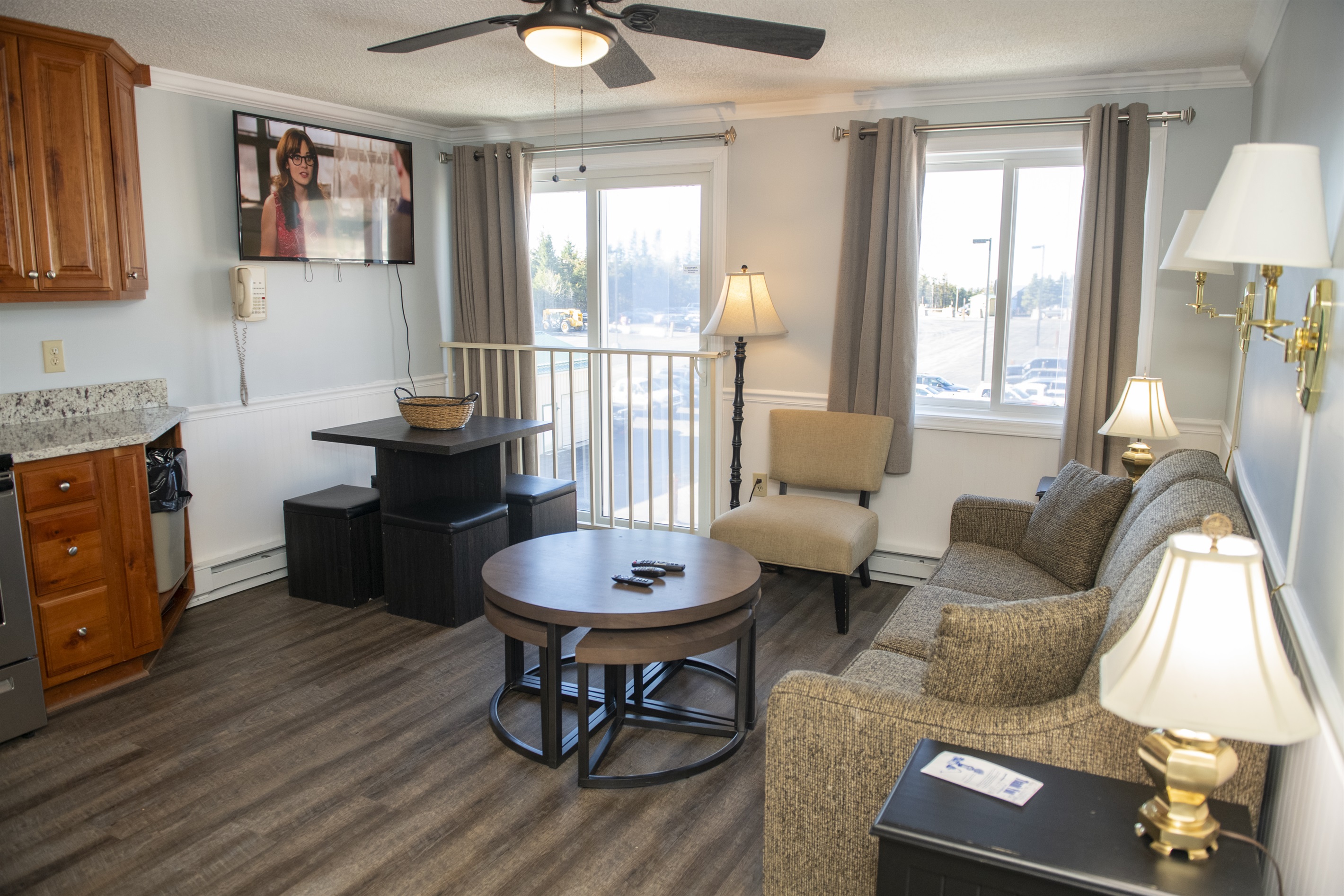 Snowshoe Ski-In/Ski-Out Steps to Ballhooter Lift Mountain Lodge Condo 4