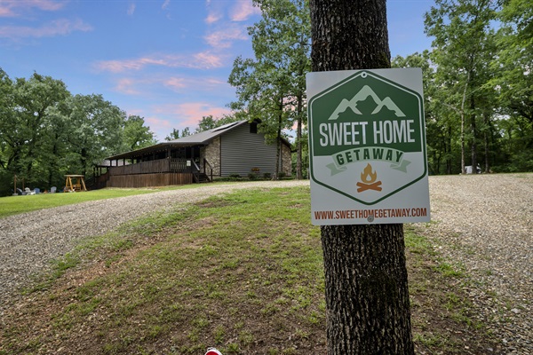 Look for the Sweet Home Getaway signs to point you to the cabin!