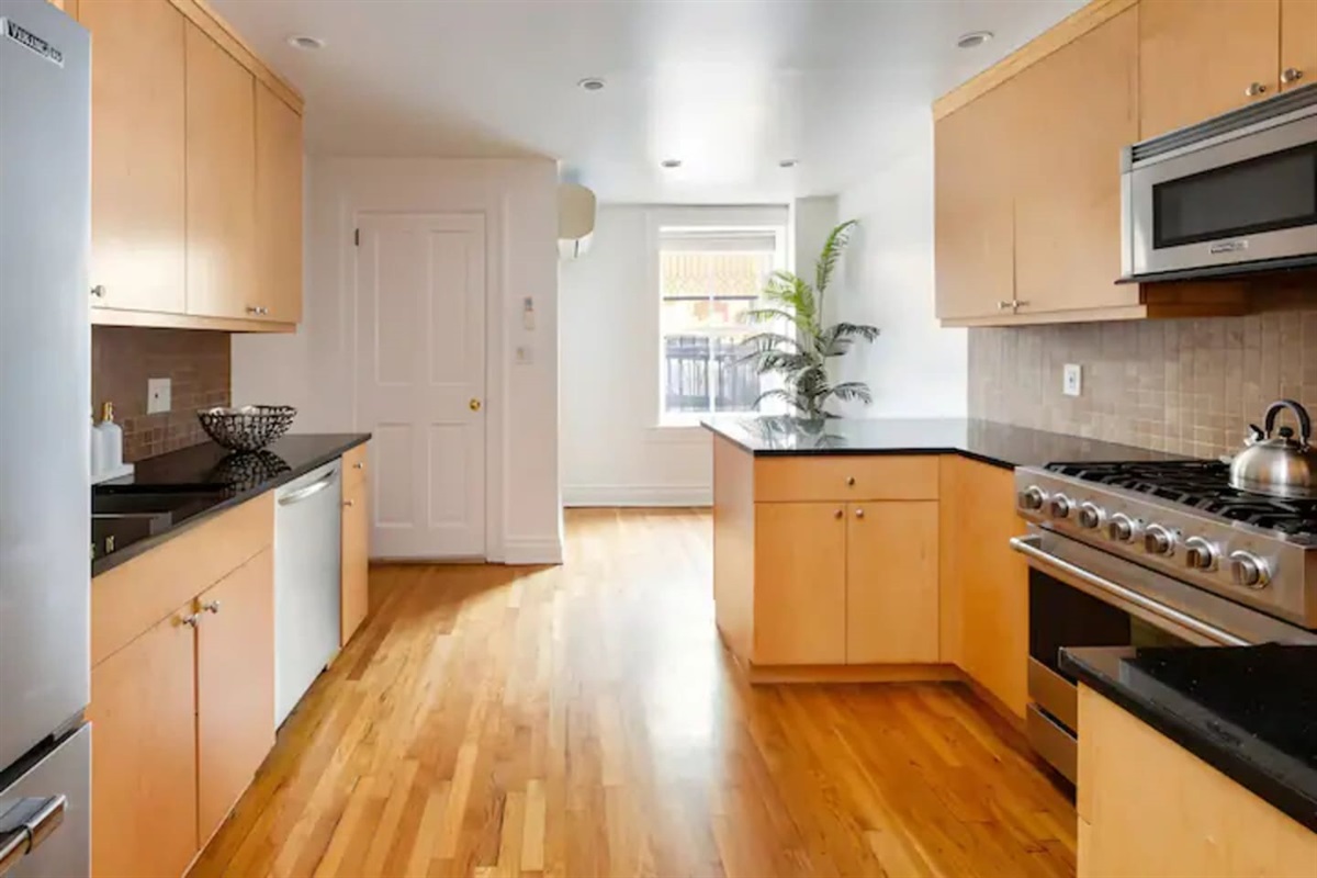 Full Kitchen