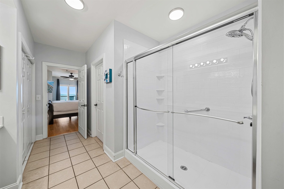 Bathroom 1: Primary ensuite bath | Sea Gull | 201 Oceanview | 1116 Ocean Blvd, Isle of Palms, SC | IOP Escapes