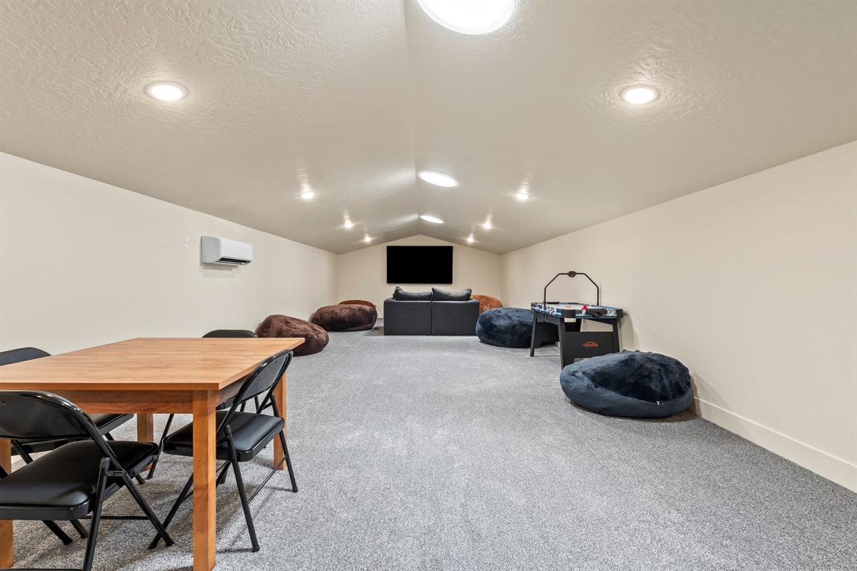 Massive Bonus Room