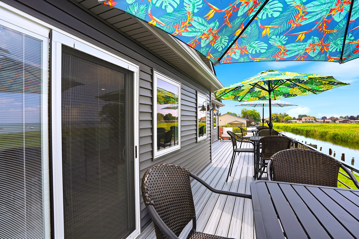 With panoramic views of Lake St. Clair and the surrounding waterways, this private outdoor space is the perfect place to reconnect with nature without ever leaving your suite.