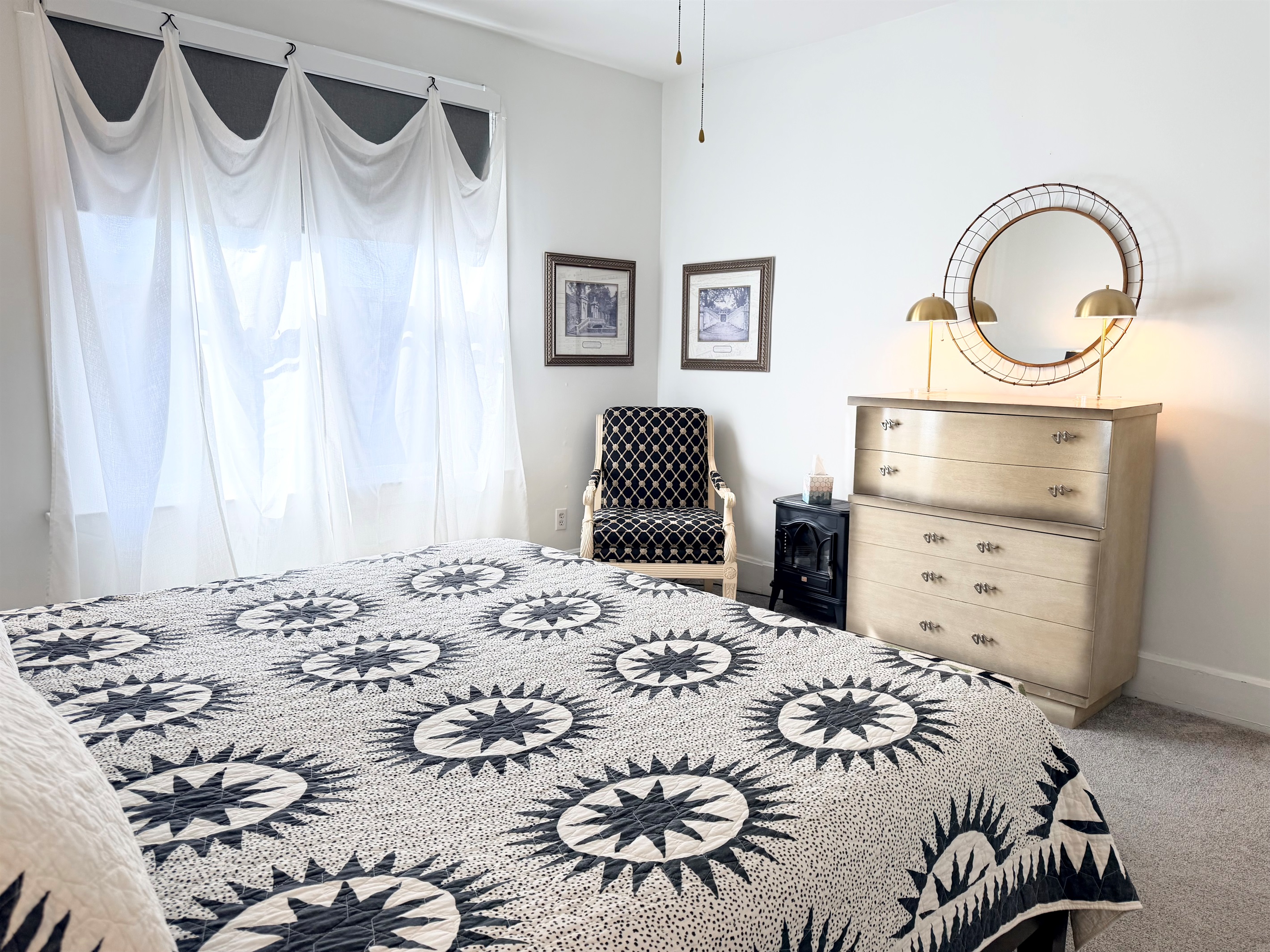 Blackout shade for uninterrupted sleep, balanced with beautiful natural light by day — calm, bright, and cozy. Thoughtfully layered temperature-control options support year-round comfort.