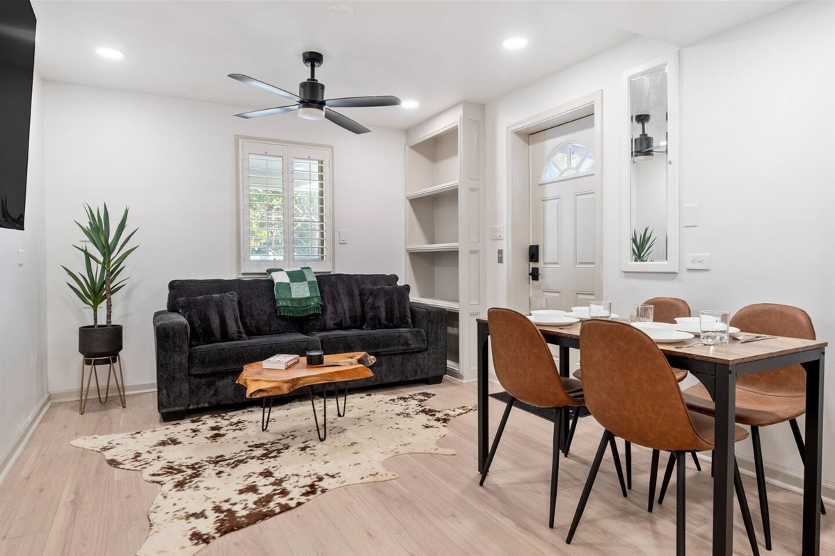 Unwind on a comfy, plush sofa; watch your favorite streaming TV on 58 inch Smart TV. Enjoy space to dine. 