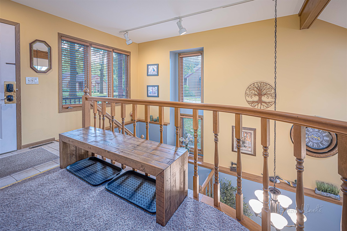 Entry on top floor w/en suite primary bedroom