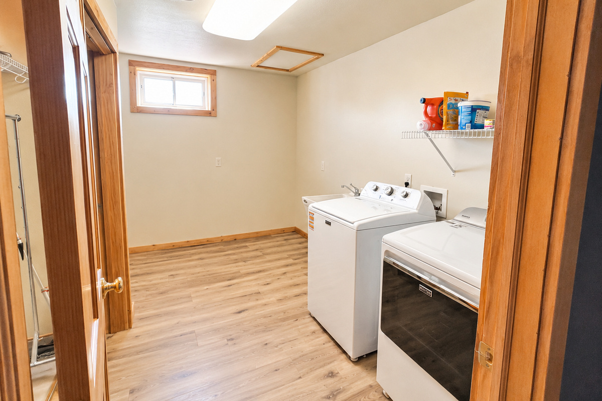 On site washer and dryer add convenience for longer stays, families and guests coming in from outdoor adventures.