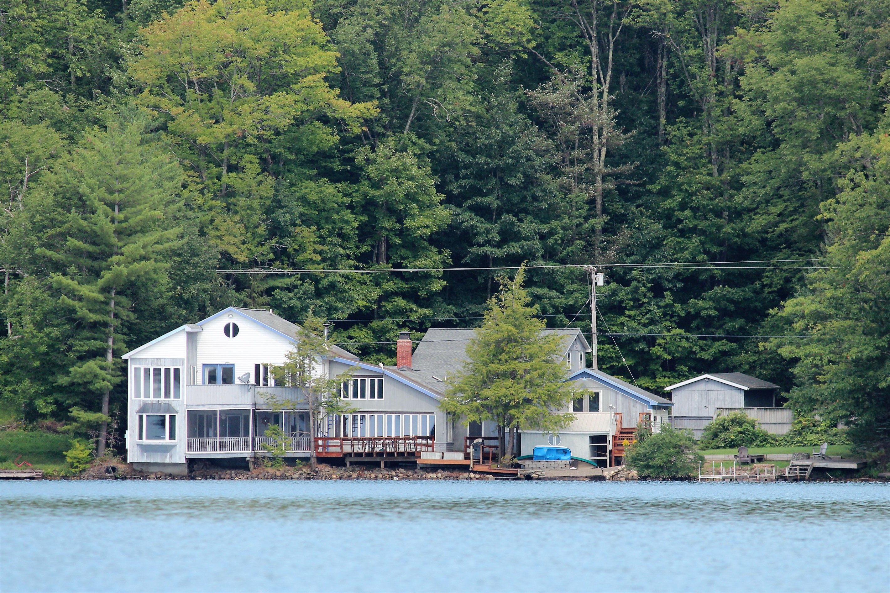 Sweet Spot Lakehouse - Exterior from water 2