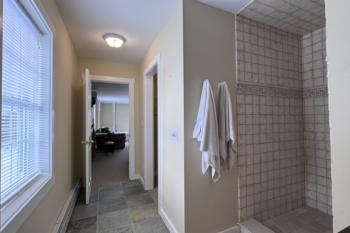 Primary Bathroom en suite