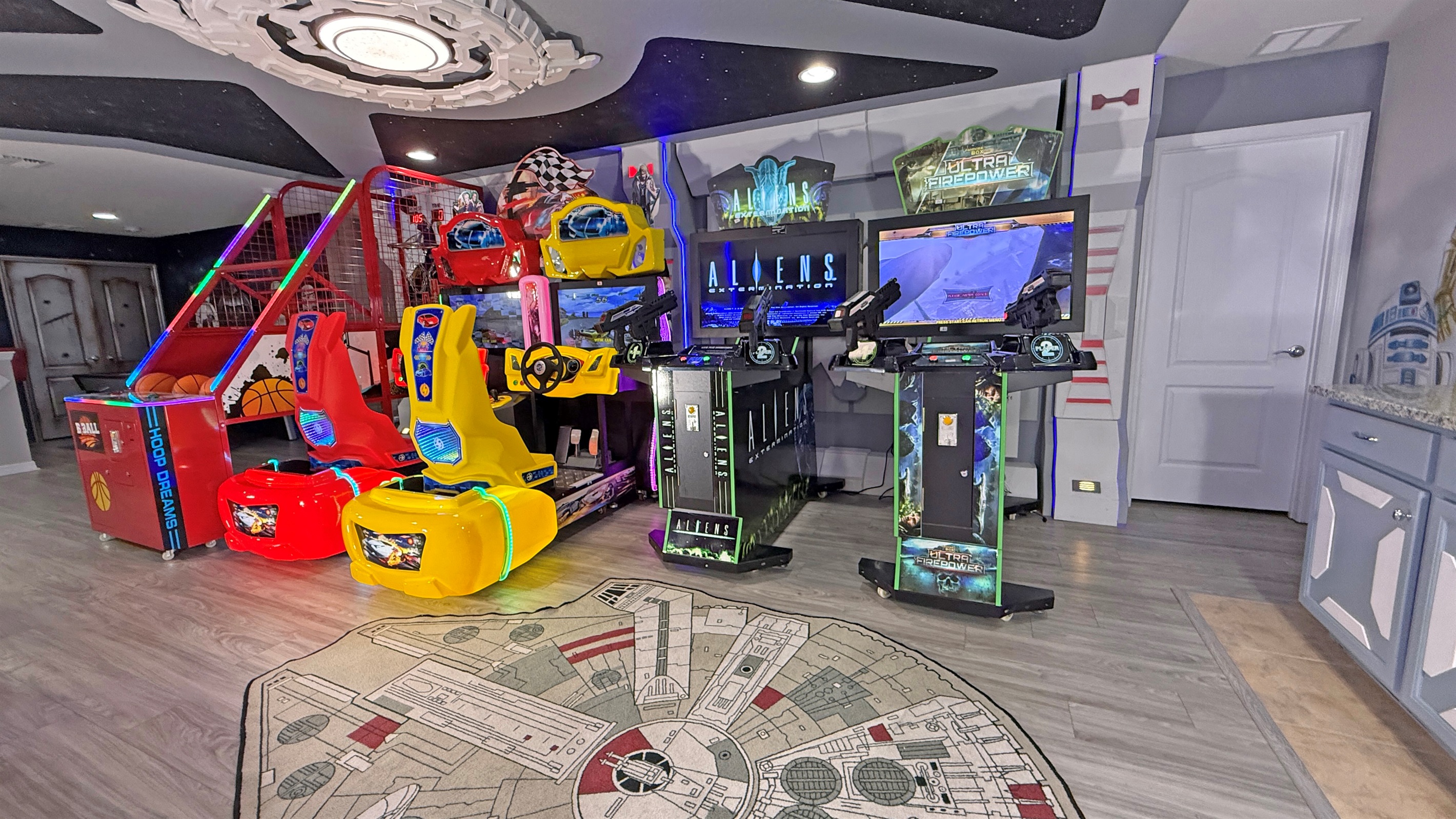 Arcade Games - ULTRA FIREPOWER-ALIENS Exterminator-Out Run Race Cars-Hoop Dreams Basketball (All FREE To Play!)