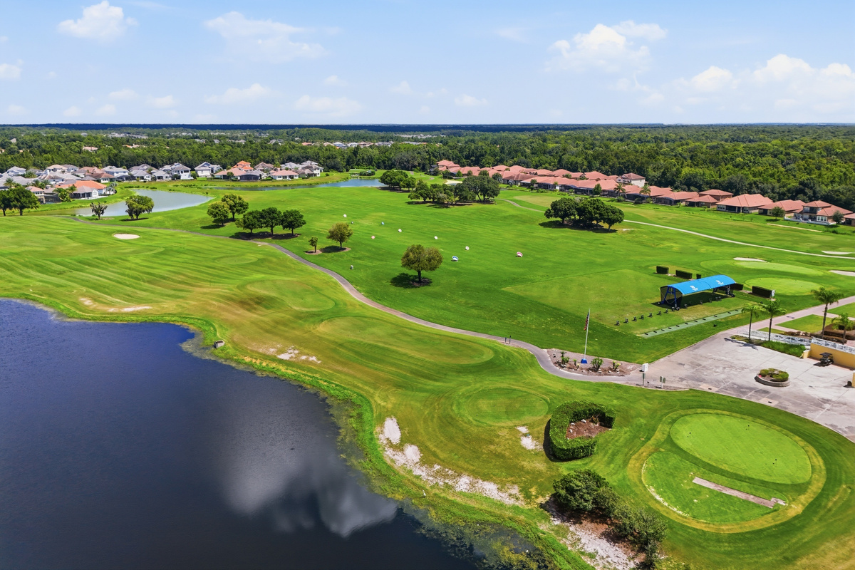 golf facilities almost on the doorstep
