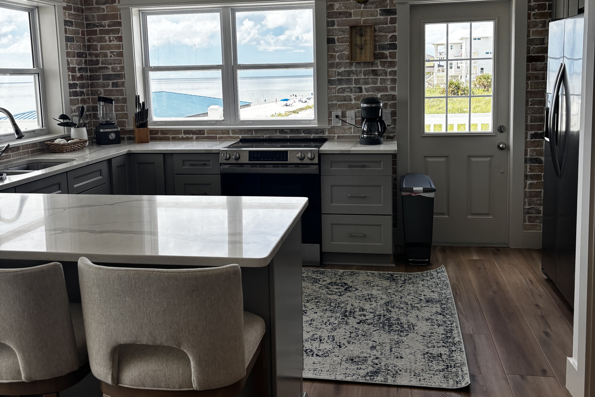 Such an awesome view while you are in the kitchen