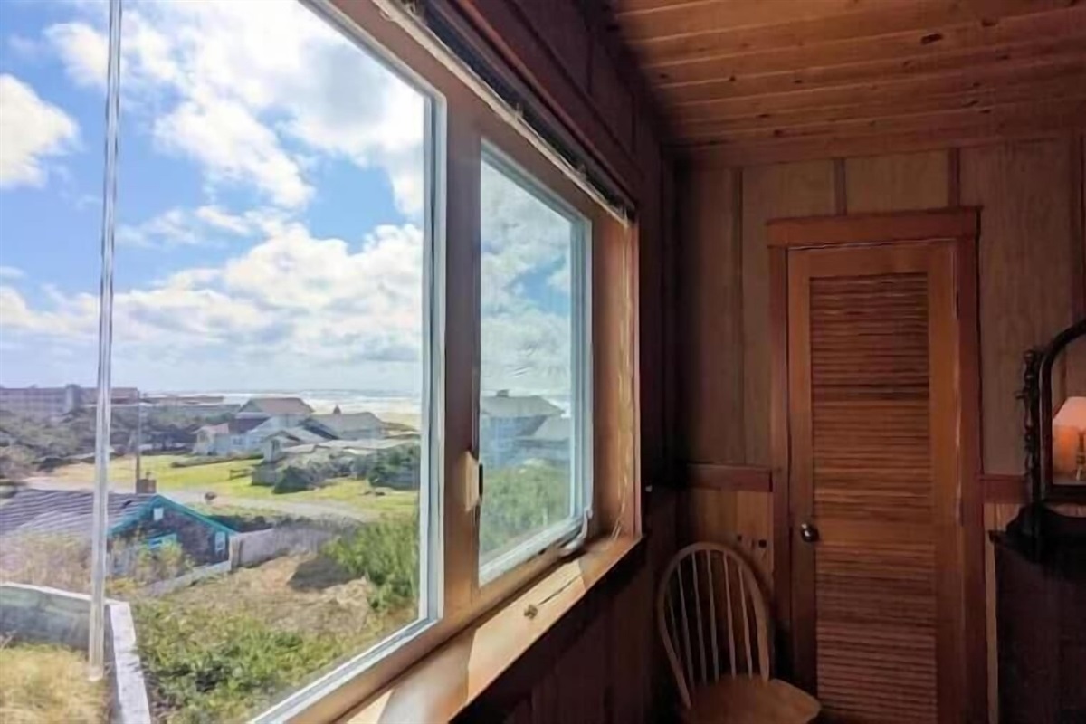 south queen bedroom view