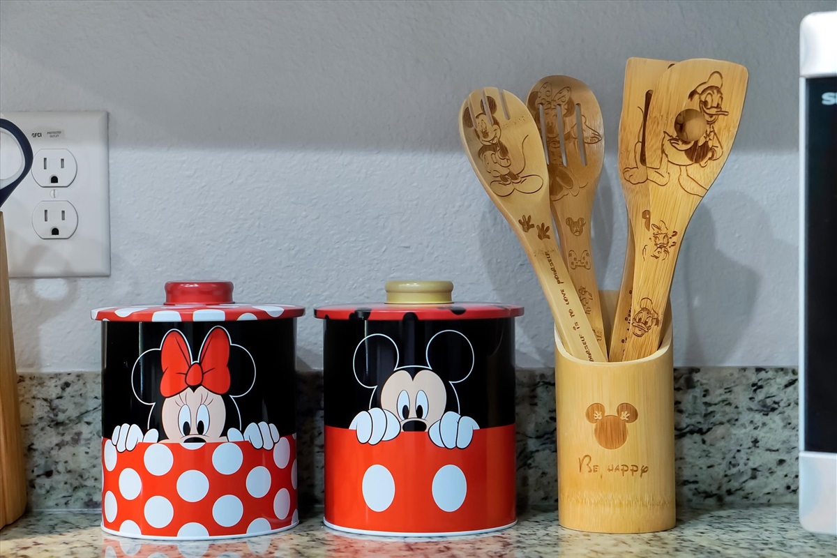 Everything you need is here to cook a proper meal.