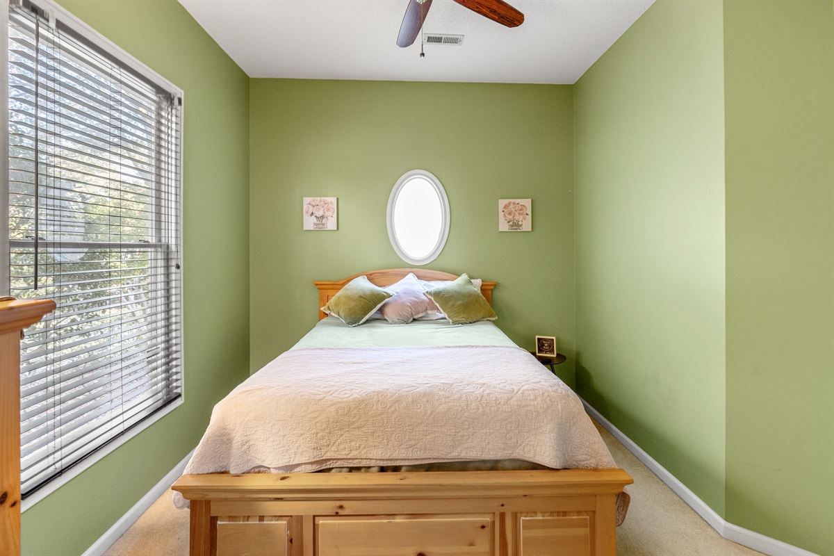 Queen in 2nd Bedroom