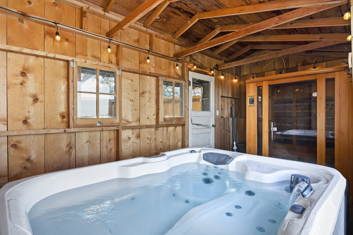 Private hot tub and sauna — a guest favorite