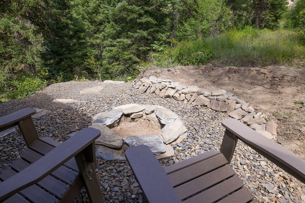 Star gaze and enjoy the evening next to the fire pit