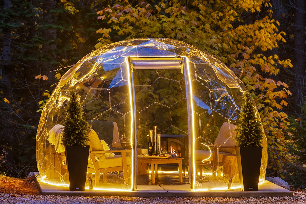Geo Dome - lounging under the stars, all year round!