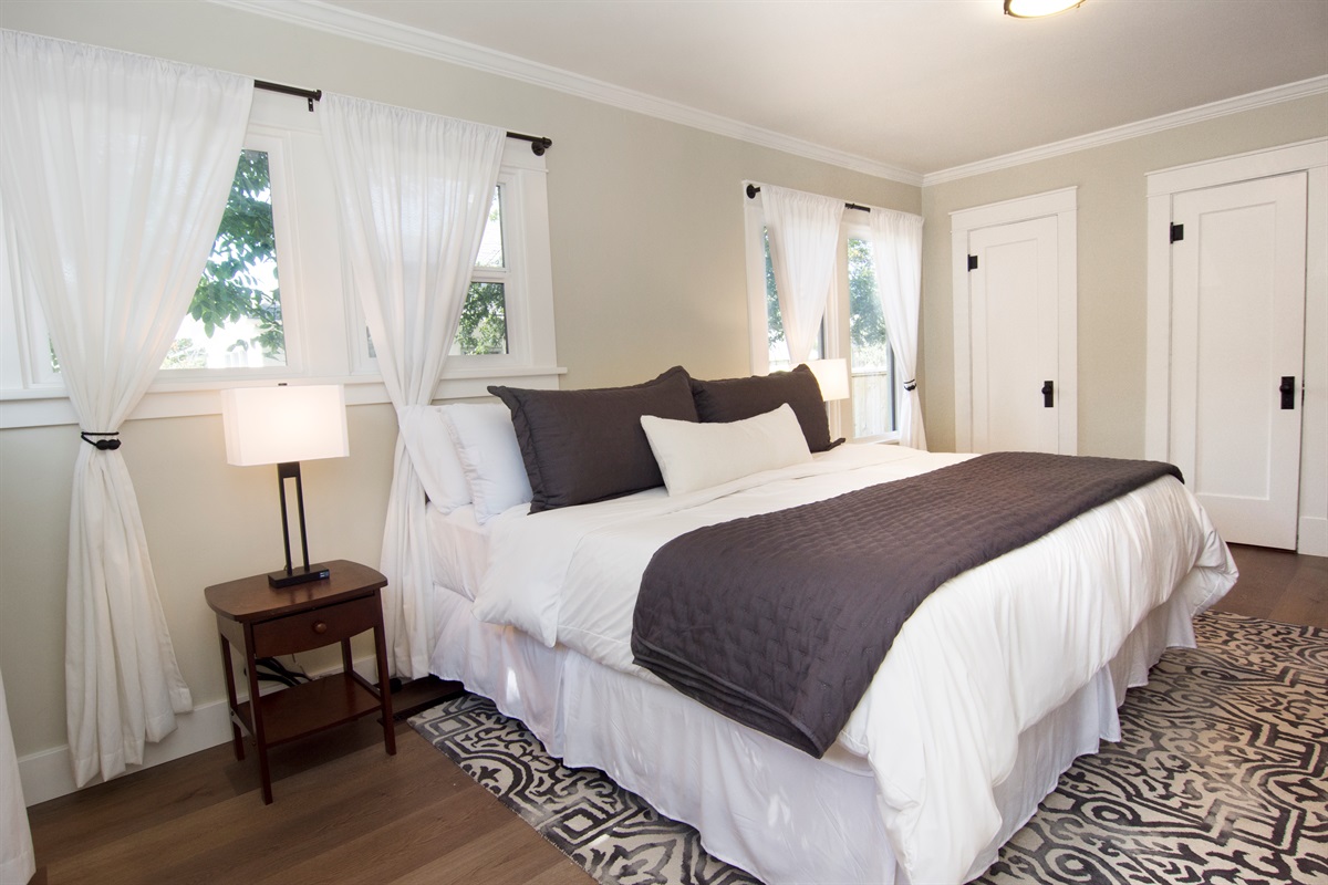 Primary Ensuite - King Bed