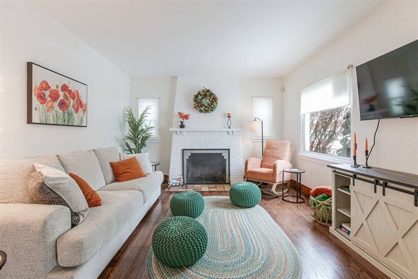 Stylish 3br Cozy Home 10min Drive from ND!, photo 4
