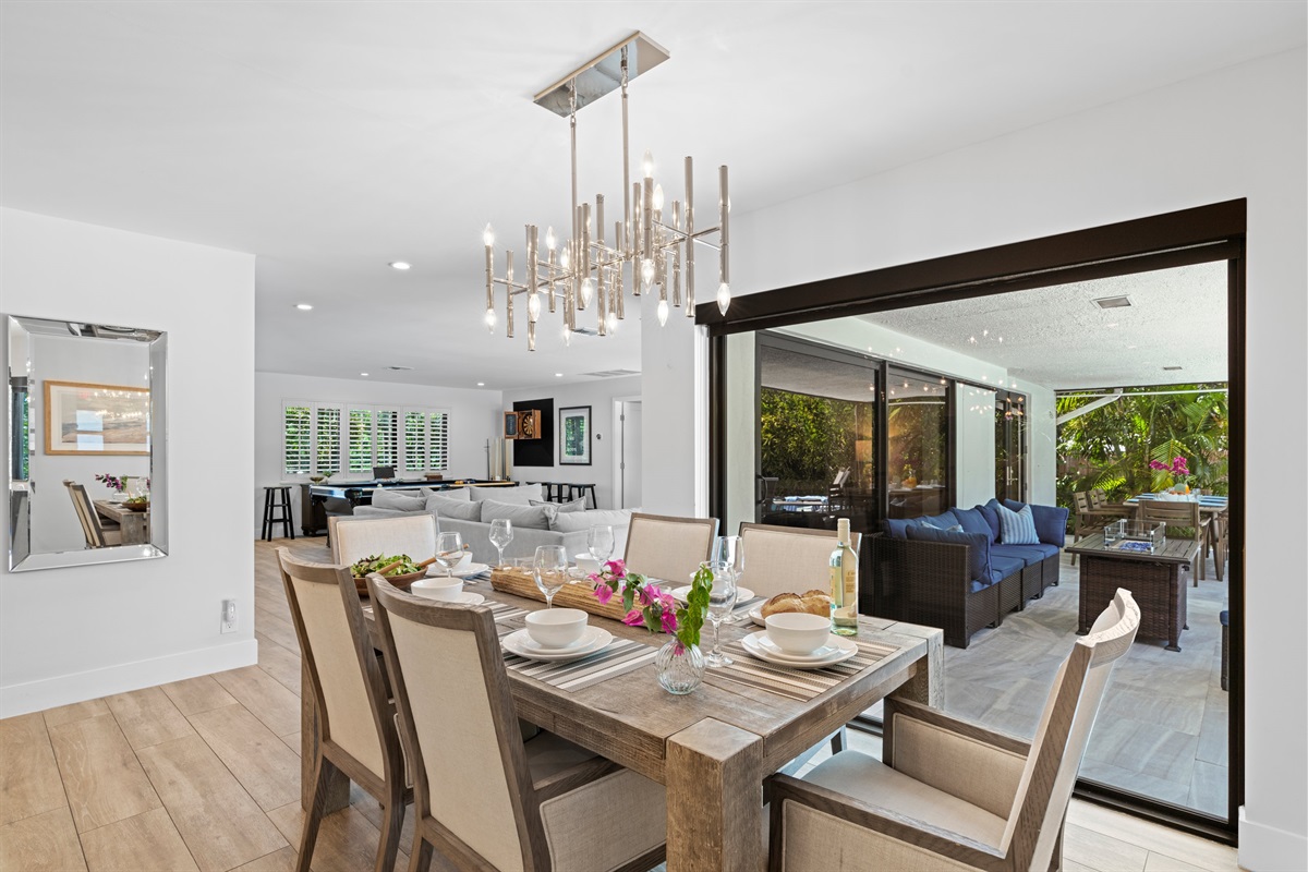 Dining Area with Seating for Six – Great for Shared Meals