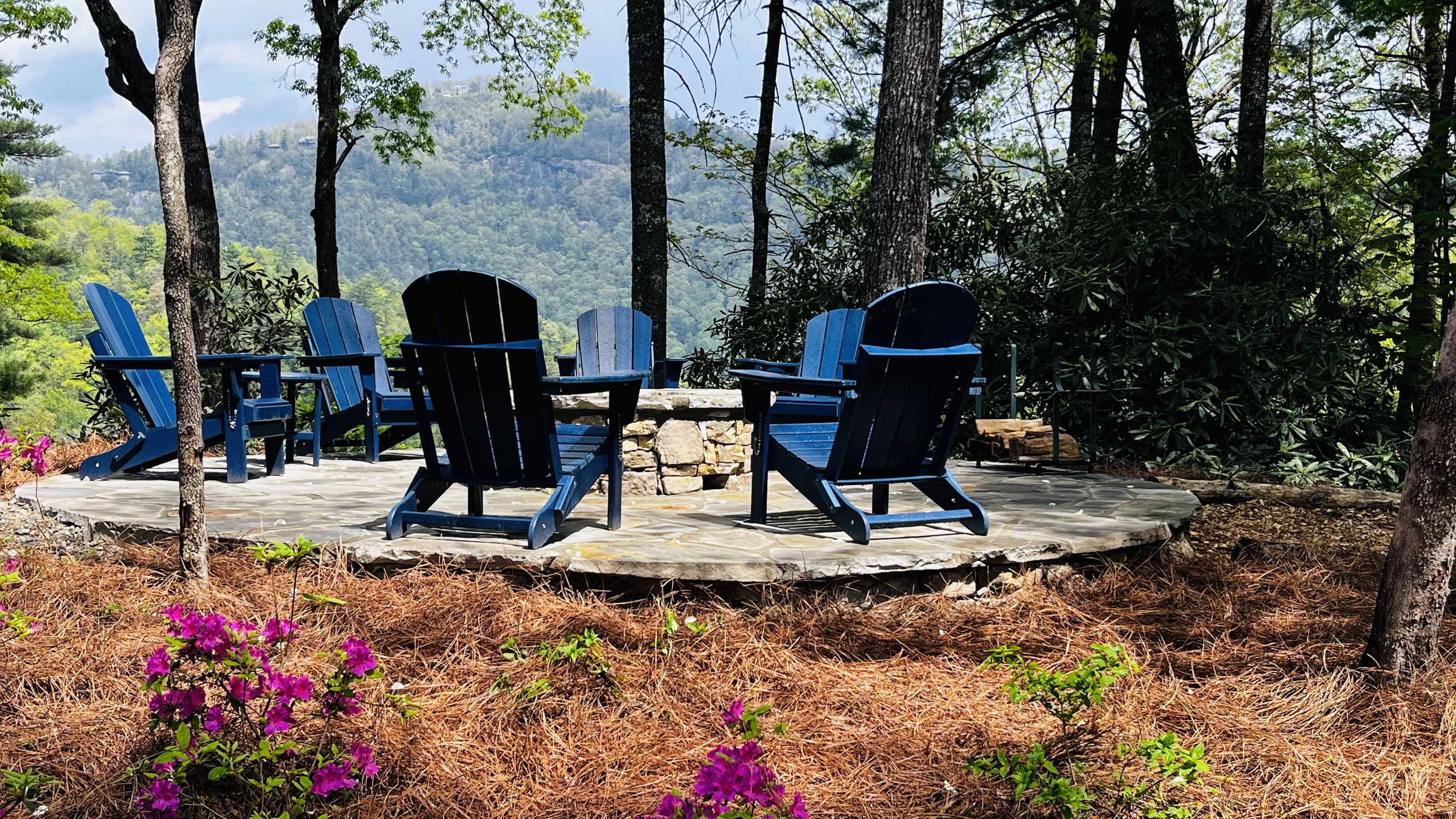 Fire pit with views of Little Terrapin and Whiteside Mountain on the other side.