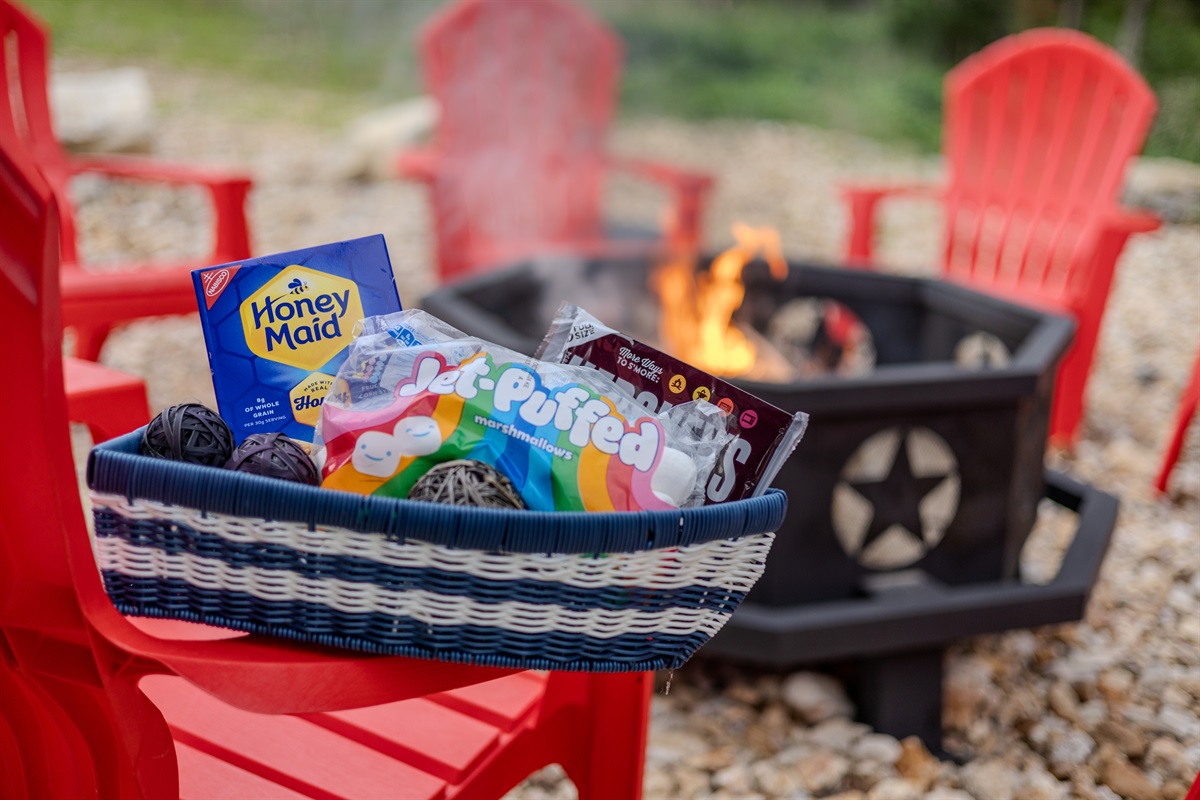 Fire pit & s’mores setup