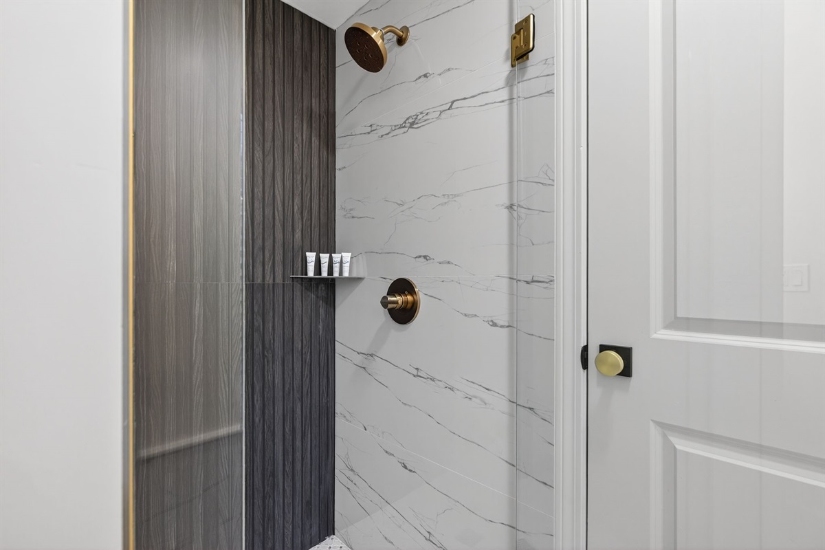 Primary Bedroom En-Suite