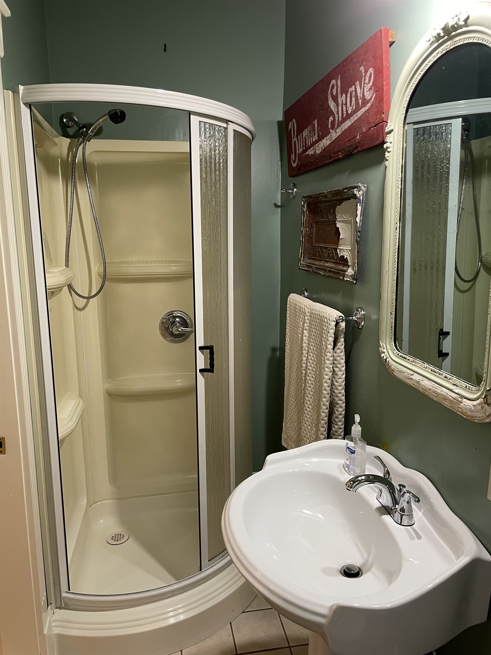 1st floor bath with shower