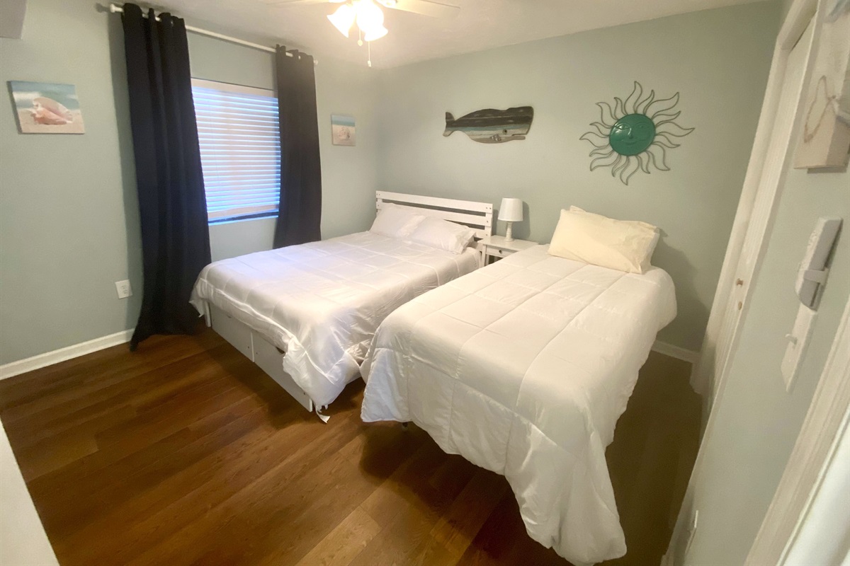 Bedroom 2 with Queen and Twin bed