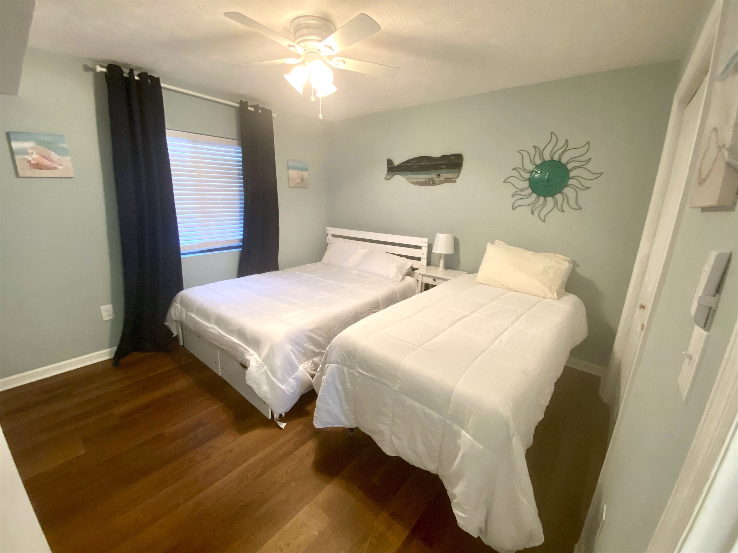 Bedroom 2 with Queen and Twin bed