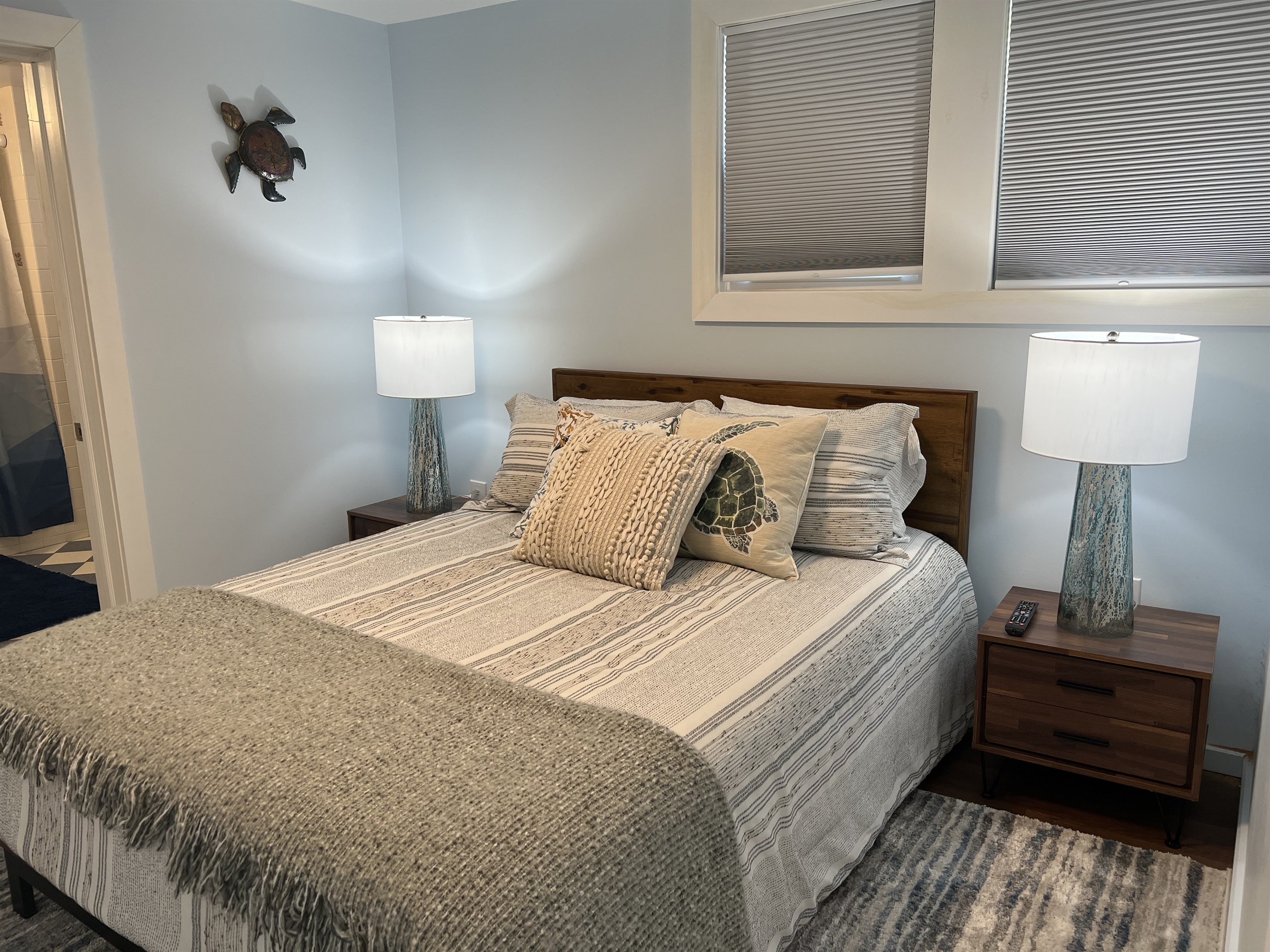1st floor Queen w/ ensuite
