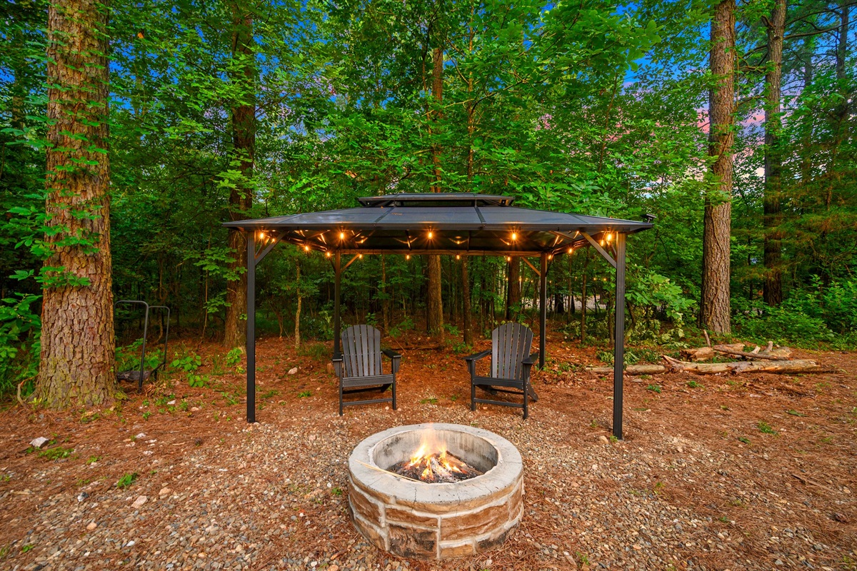 Outdoor Retreat: Gather around the fire pit under twinkling lights for cozy stories and s'mores!