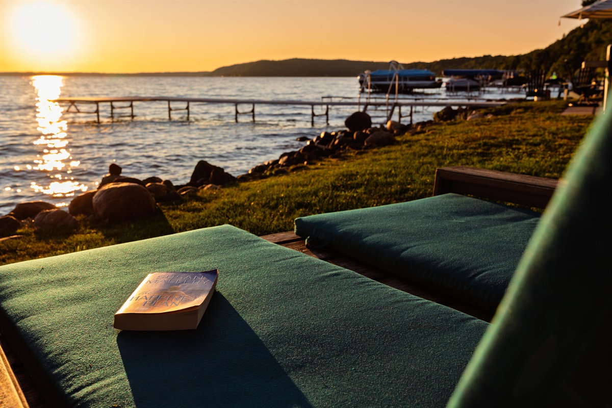 The sun chaise is the perfect spot to chat with friends, enjoy a cat nap or just wait for the green burst.