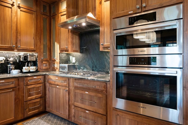 Whip up your favorite dishes in this fully stocked kitchen, featuring plenty of counter space and all the essentials.