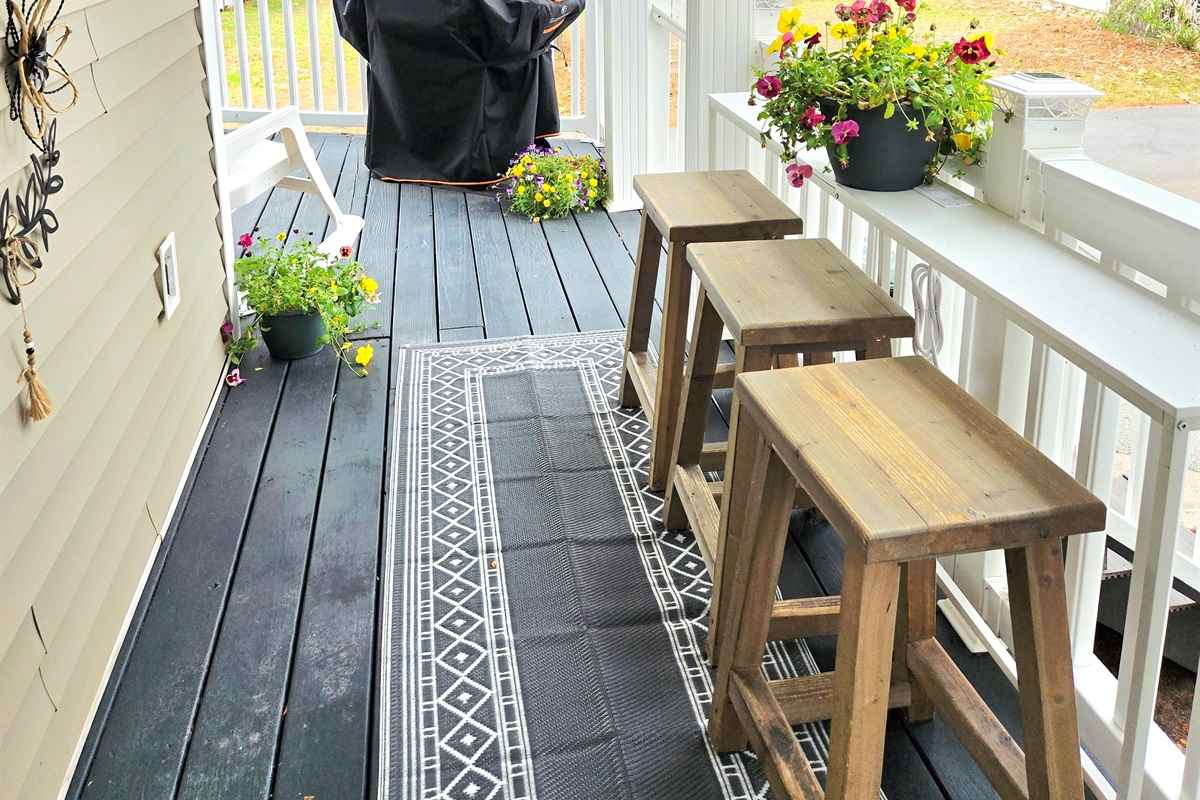 Covered side Porch