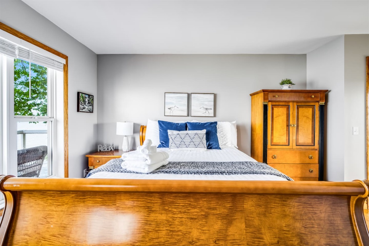 Master Bedroom Lakeview