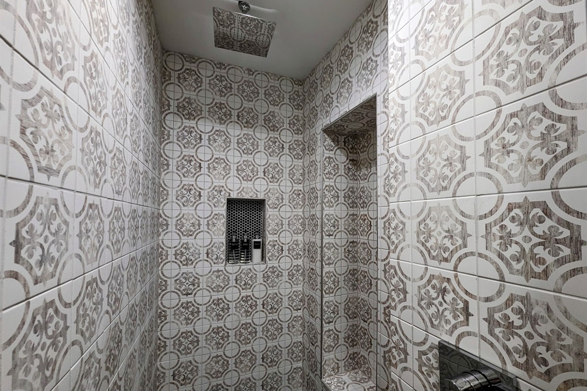 Ful Tiled 10 foot high rain shower