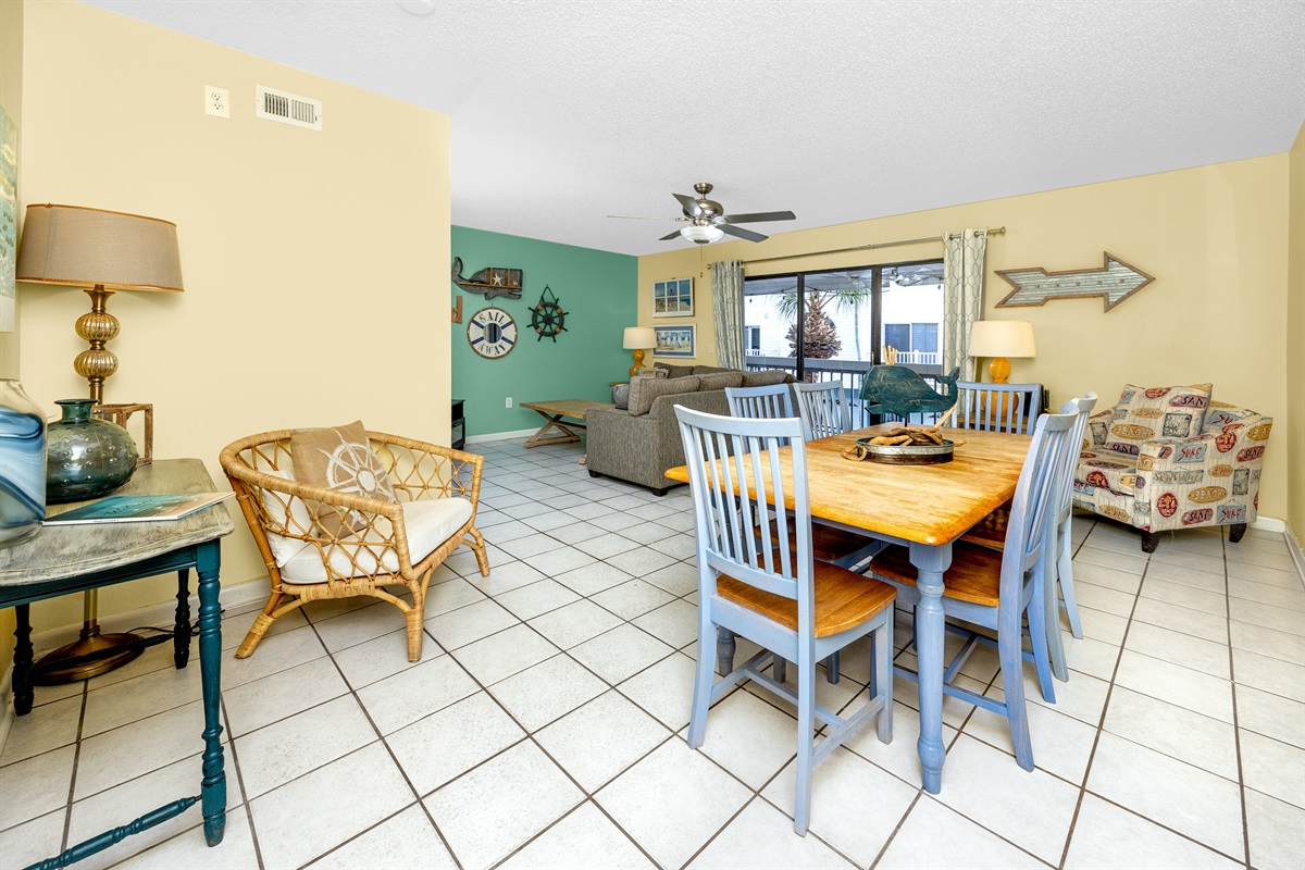 dining room with seating for all