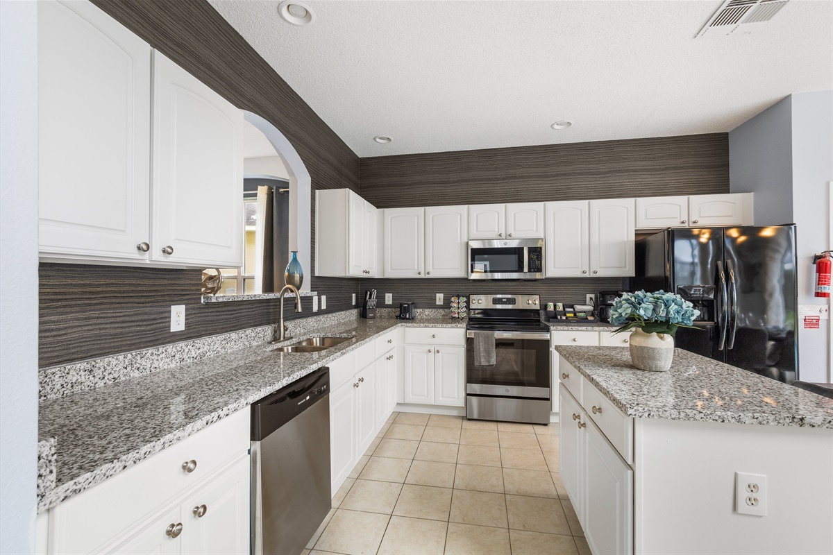 Spacious Kitchen with Modern Appliances