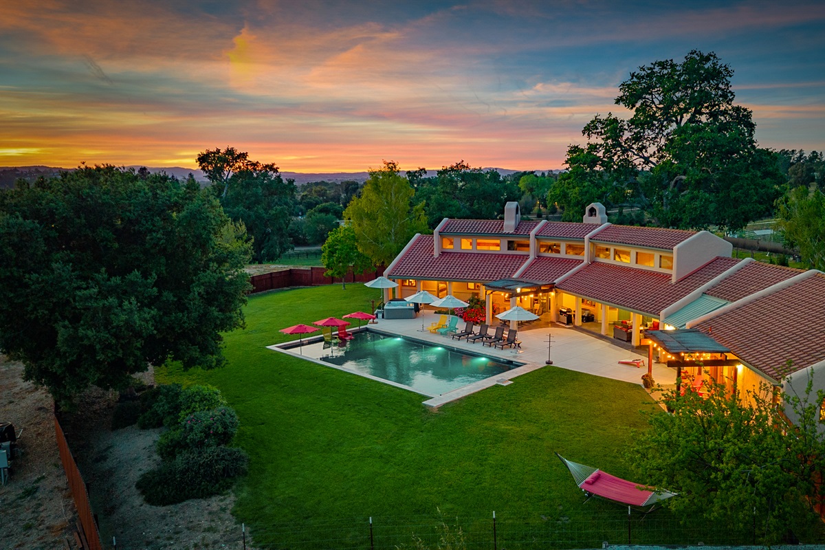 Casa Pura Vida is an amazing place to connect with friends and family.  Spacious, relaxing, and beautiful!