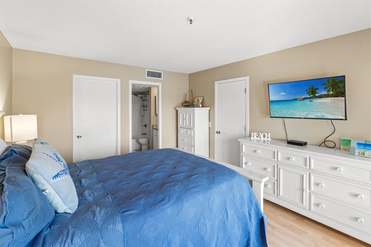 Queen Bed In Main Bedroom