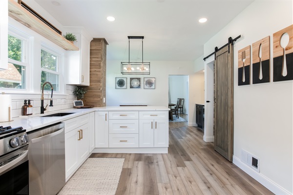 Freshly Updated 5BR2.5B 5min to ND Stadium, photo 12