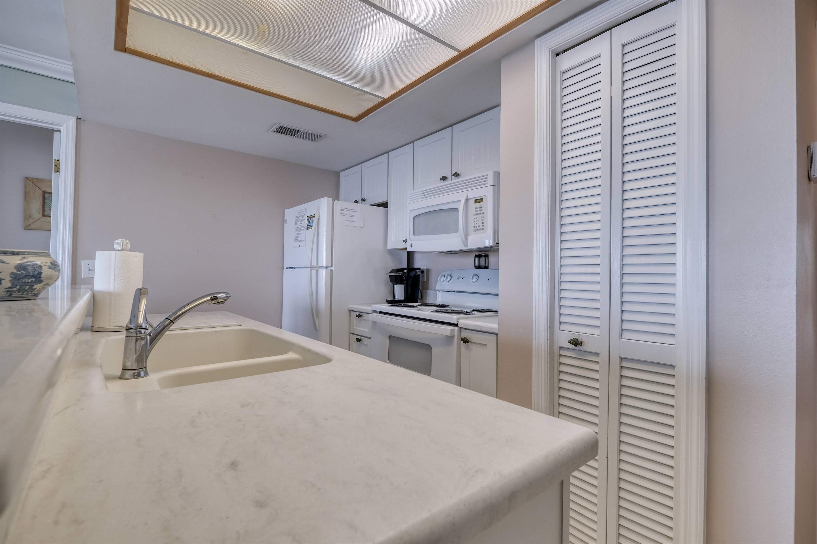 Kitchen has all the necessities